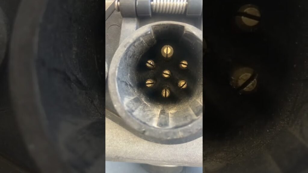 Trailer ABS Light Comes On When Brakes Applied: 6 Causes and Fixes