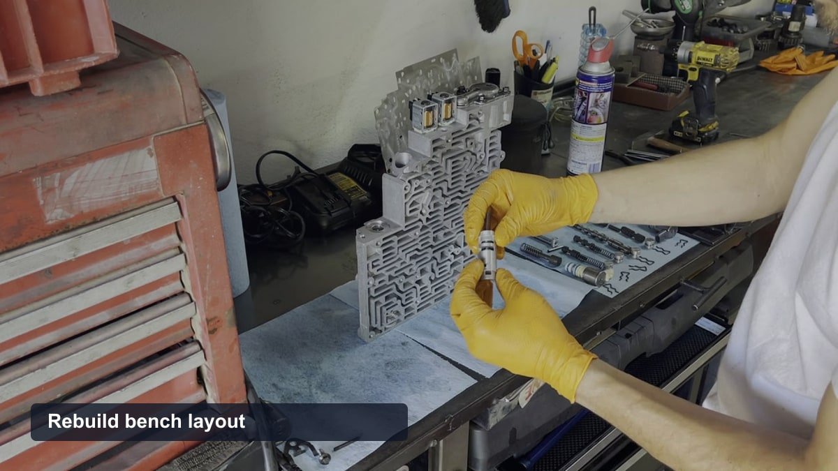 4L60 Gearbox: GM's 4-Speed Transmission Specs and Problems Rebuild bench layout